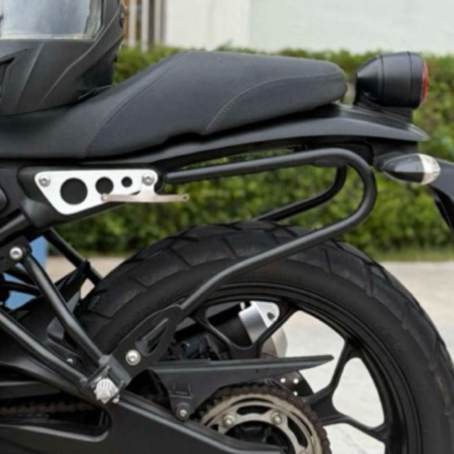 แร็คข้าง ทรงโค้ง Yamaha XSR155 ดีไซน์สวย ตรงรุ่น ไม่ต้องแปลง งาน Handmade ดัดมือ (ผลิต 14-20วัน)