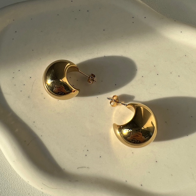 Adore- Ally gold earring
