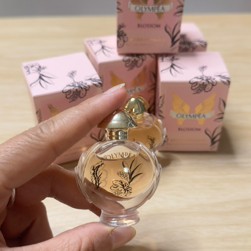 Olympea Blossom EDP 6ml น้ำหอมจิ๋วแท้ 100% กลิ่นหอมหวานยั่วยวนมากค่ะ **ฝาปิดไม่สนิท พัน สก๊อตเทปใส่ไปให้ค่ะ***