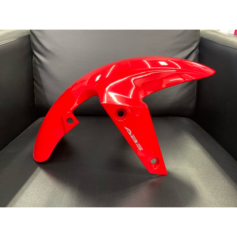 บังโคลนหน้า CB/CBR650f สีแดง ของแท้ตรงรุ่นเบิกศูนย์ท่าทางเรา