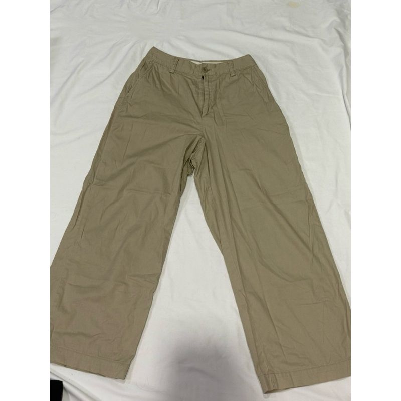 ส่งต่อกางเกง uinqlo สีครีม/กากี กางเกงมือสอง เอวเล็กสะโพกใหญ่