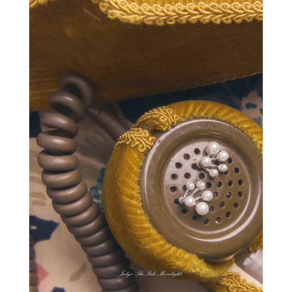 Julys - grapes earrings