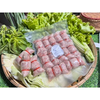 แหนมหมู ทำสดใหม่ทุกวัน ไม่ใส่สี ไม่ใส่สารกันบูด เปรี้ยวกำลังพอดี สามารถนำไป อบ ย่าง หรือทอดได้ ทำอาหารได้หลายเมนู