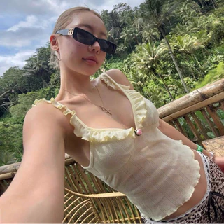 BY IRA 🔥พร้อมส่ง🔥(2025.3) Davi top ใหม่แฟชั่นหวานน่ารัก Slim Fit ถัก V คอ All Match สายคล้องคอเสื้อกล้าม Camisole