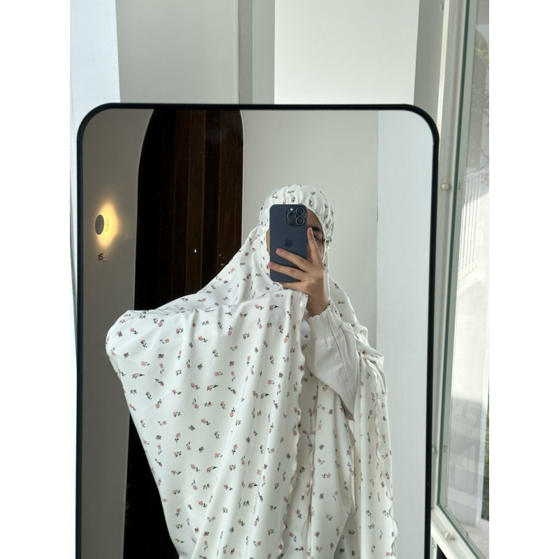 SWEET WHIMSY PRAYER DRESS🤍