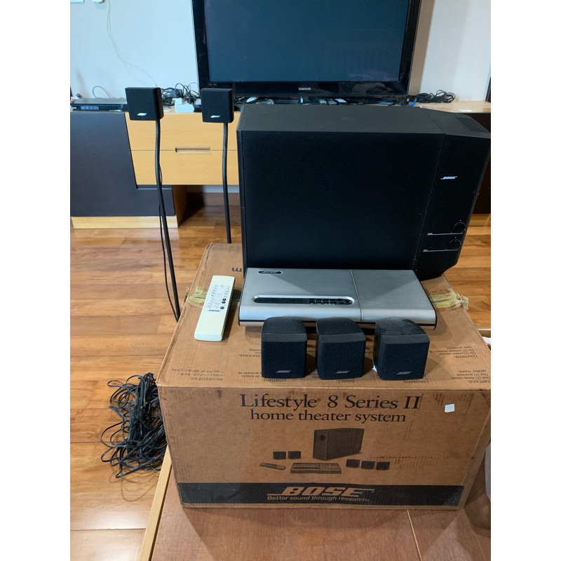 ขาย Bose Lifestyle 8 Series 2 มือสอง พร้อมขาตั้งแท้ UFS 20 จำนวน 2 คู่