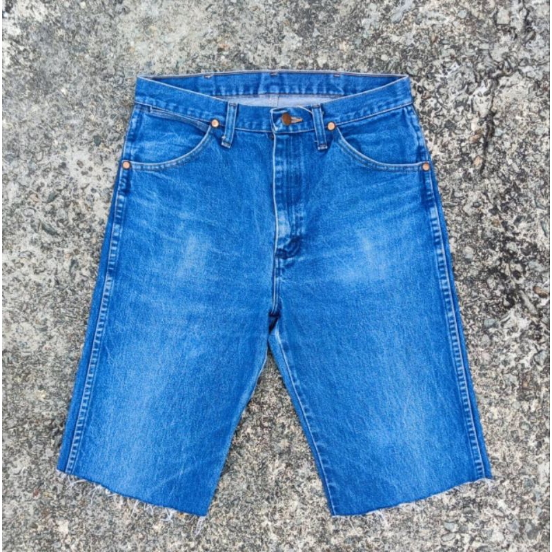 W6/30 กางเกงยีนส์มือสอง Wrangler รุ่น 936PWD (ตัดขา) ผลิต Mexico เอววัดจริง 30.5" ยาวทั้งตัว 22.5" ต