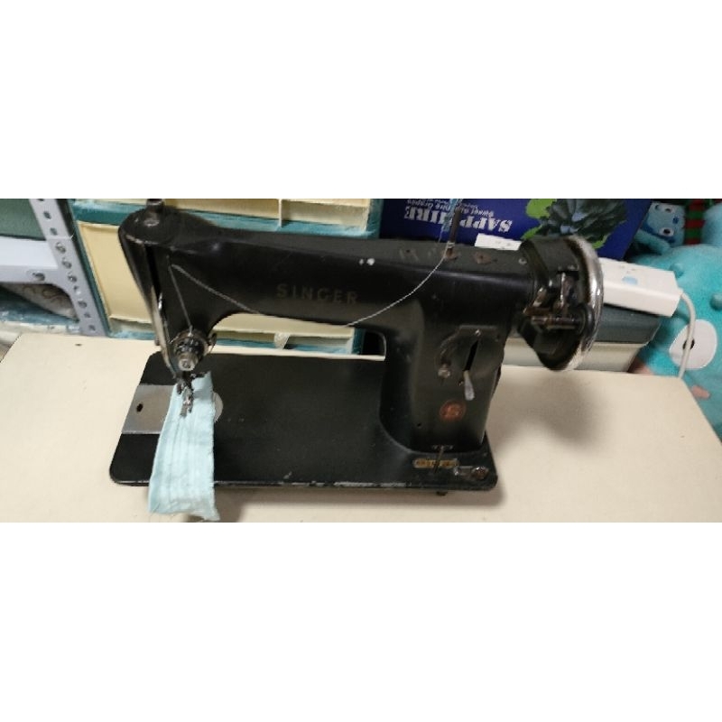 จักรเย็บผ้า singer 201K  งานเก่า มือสอง พร้อมใช้ สภาพดี (หัวจักร)