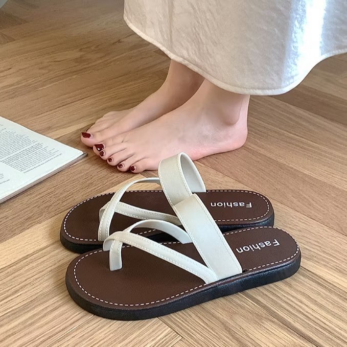 รองเท้าแตะ พื้นหนา ป้องกันการลื่น พื้นทรงแบน สวมใส่สบาย แฟชั่นฤดูร้อน รองเท้าแตะลําลอง