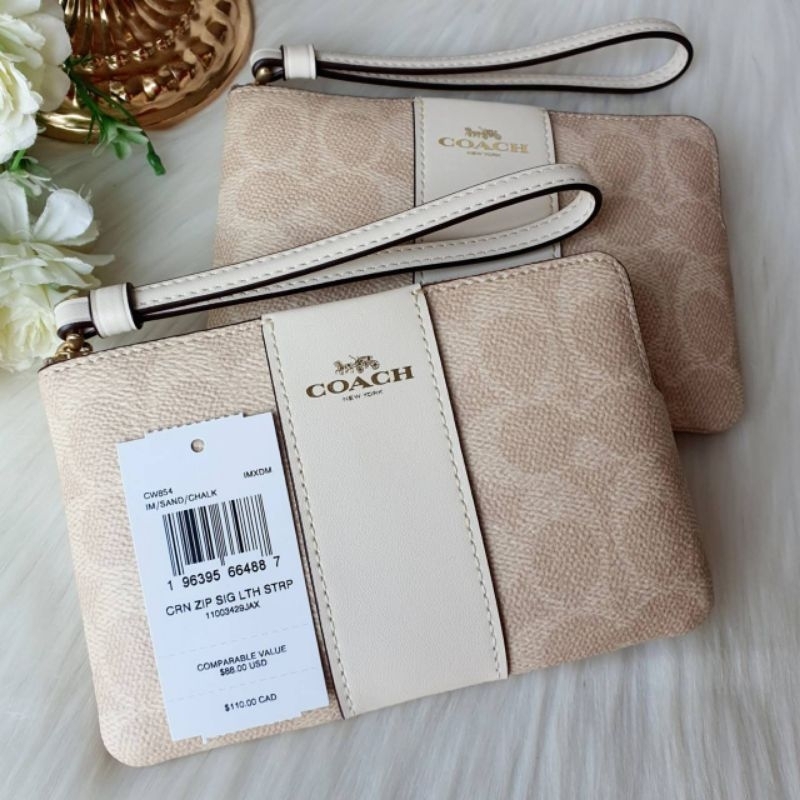 Coach Corner Zip Wristlet​ In Signature​ Canvas​/CW854