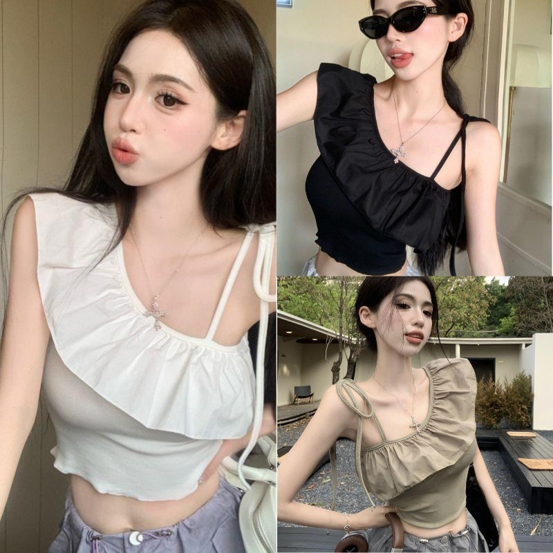 เสื้อครอปเปิดไหล่ข้างเดียว สีดำ แต่งระบายผ้าฝ้าย อีกข้างมีสายผูกไหล่ ตัวเสื้อเป็นผ้ายืดได้เยอะมาก #0212