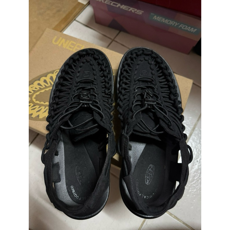 Keen UNEEK สีดำ แท้ ออก shop element72 สภาพดี