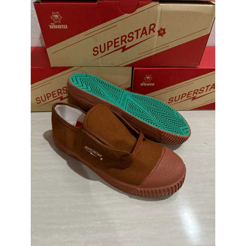 รองเท้าผ้าใบนันยาง รุ่นซุปเปอร์สตาร์ โฉมใหม่พร้อมส่งค่ะเบอร์31-45มี3สีน้ำตาล ขาว และดำ รับบิลเบิกโรงเรียนแจ้งทางแชทเลยคะ ราคา ถูกที่สุด ดีลบีเคเค แกลเลอรีภาพที่ 3