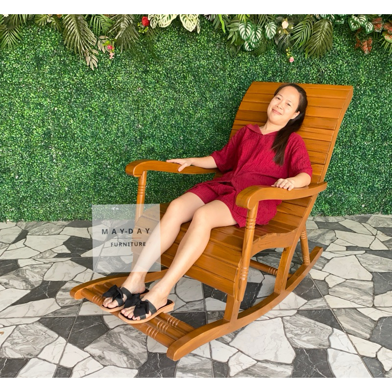 (เลือกสีฟรี+ส่งฟรี)เก้าอี้โยกไม้สักทอง นั่งเอนพิงหลังและวางศรีษะได้ ไม้หนา ทนแดดฝน โดนน้ำแล้วไม่บวม การใช้งาน20ปีขึ้นไป