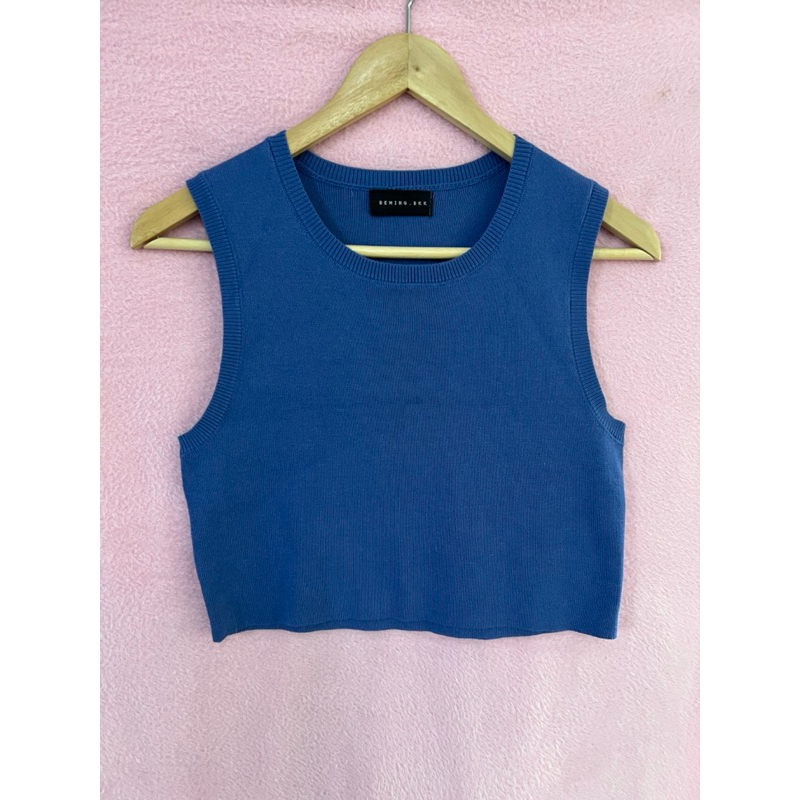 เสื้อครอป แขนกุด สีชมพูเข้ม ป้าย One-K ซักเก็บ