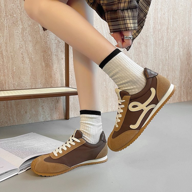 รองเท้าผ้าใบสตรีสไตล์เกาหลี รองเท้าลำลองของนักเรียน เบาสบาย กันลื่นและทนต่อการสึกหรอ - รูปที่ 2