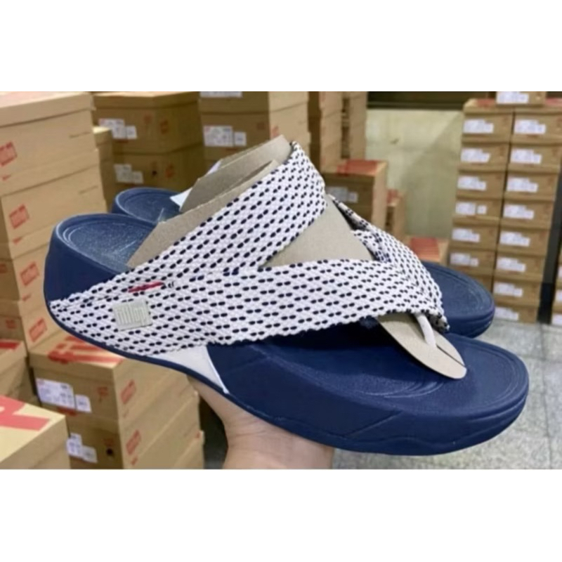 รองเท้าเเตะ fitflop สลิงรุ่นใหม่ สวย ใส่ได้ทั้ง หญิงและชายไซร้ 36----44