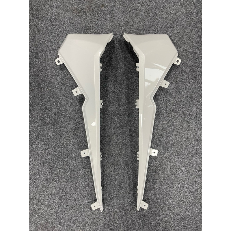 ฝาครอบที่วางเท้าตัวหน้า Forza350 ปี2025 (ชายล่างเล็ก) ของพร้อมส่ง