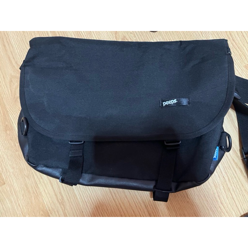 กระเป๋า messenger แบรนด์เกาหลี peeps