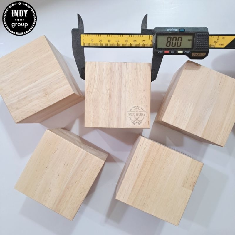 ไม้เต๋า ลูกเต๋าไม้ เต๋าไม้ยาง ขนาด 8×8 cm แพ็ค 5 อัน