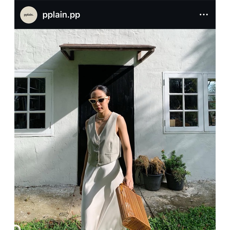 Vest ร้าน pplain.pp สีเบส ของใหม่ มือ 1