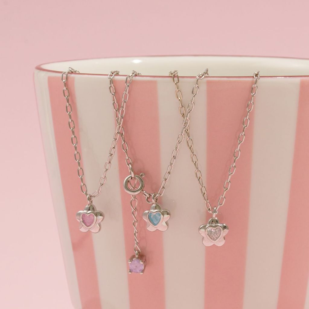 Petite Camellia Necklace สร้อยคอสายโซ่ห้อยจี้ดอกไม้ ใส่ได้ 2 แบบ