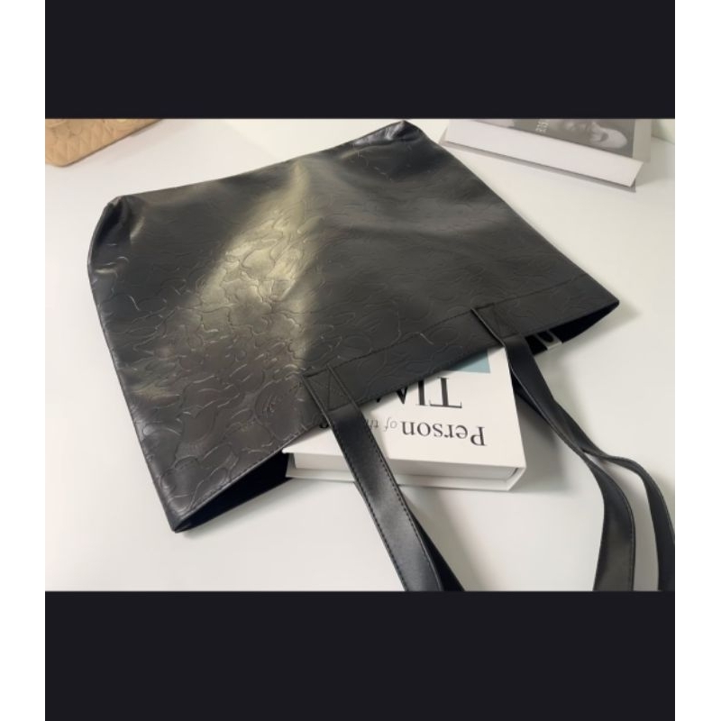 กระเป๋าหนังดำBapeส่งจากไทย