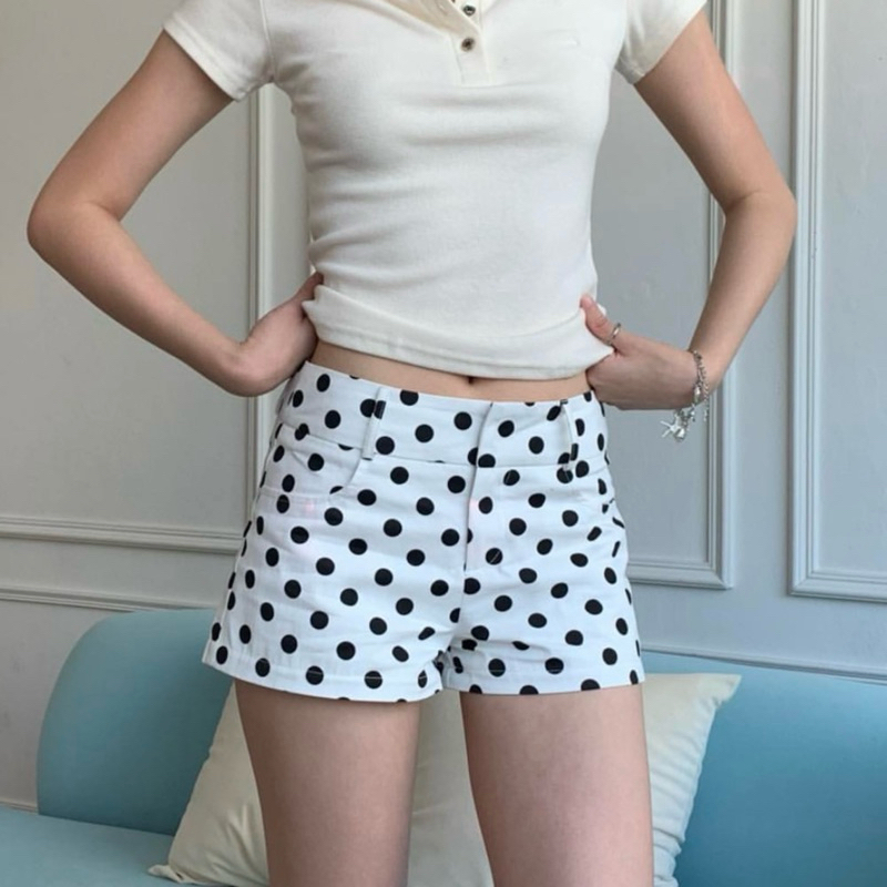 ส่งต่อ GiGi pants กางเกงขาสั้นลายจุด | Stylist shop