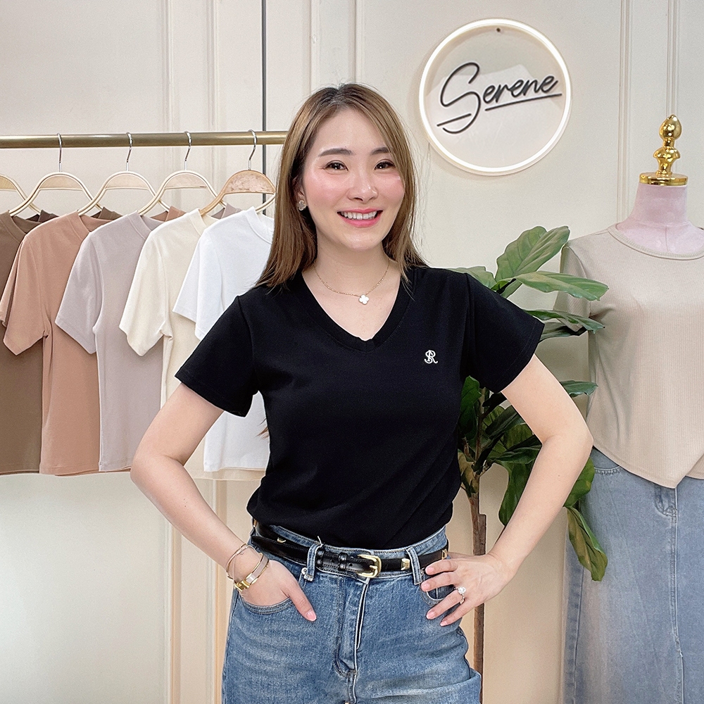 Serene's Choice เสื้อคอวีแขนสั้น ผ้าคอตตอนพรีเมี่ยมญี่ปุ่น ปักโลโก้ซีรีน Short Sleeve V-Neck Shirt