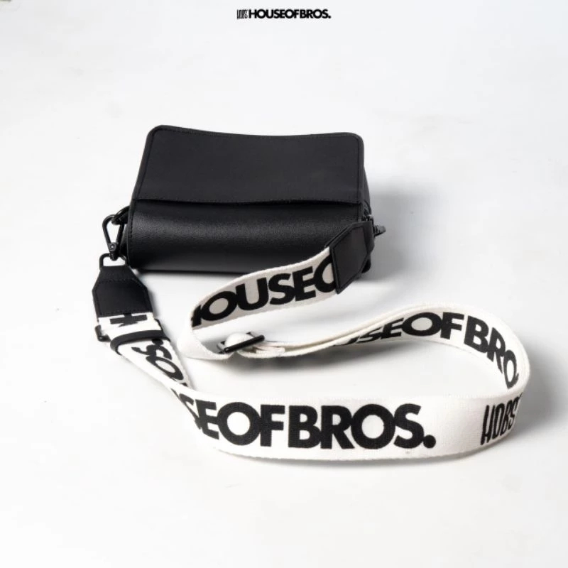 แถมฟรี 3 อย่าง (ส่งฟรี) กระเป๋าสะพายข้าง แบรนด์Hobs(100% Genunie) รุ่น FYNN ขนาด7 นิ้ว หนังPU กันน้ำ