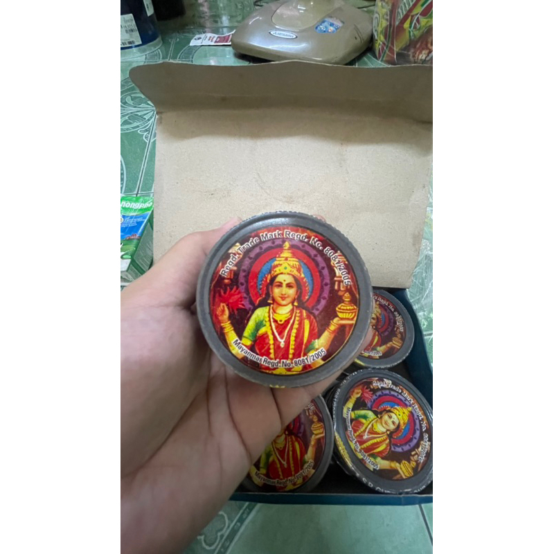 เครื่องหอม(บูชาเสริมบารมี)ผงโรยกินกับหมากพลูอินเดียหอมเย็น