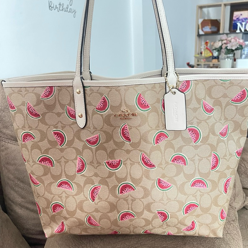 กระเป๋า Coach shopping กลับด้าน ลายแตงโม แท้ 💯%
