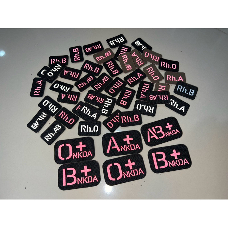 อาร์มกรุ๊ปเลือด (NKDA) สะท้อนแสงสีแดง  3*5 cm ผ้าดำกันน้ำ