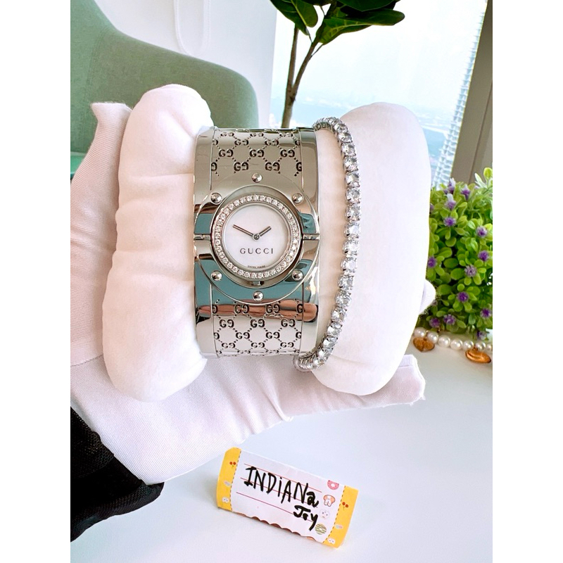 Gucci twirl นาฬิกากุชชี่แท้ผู้หญิงทรงกำไล