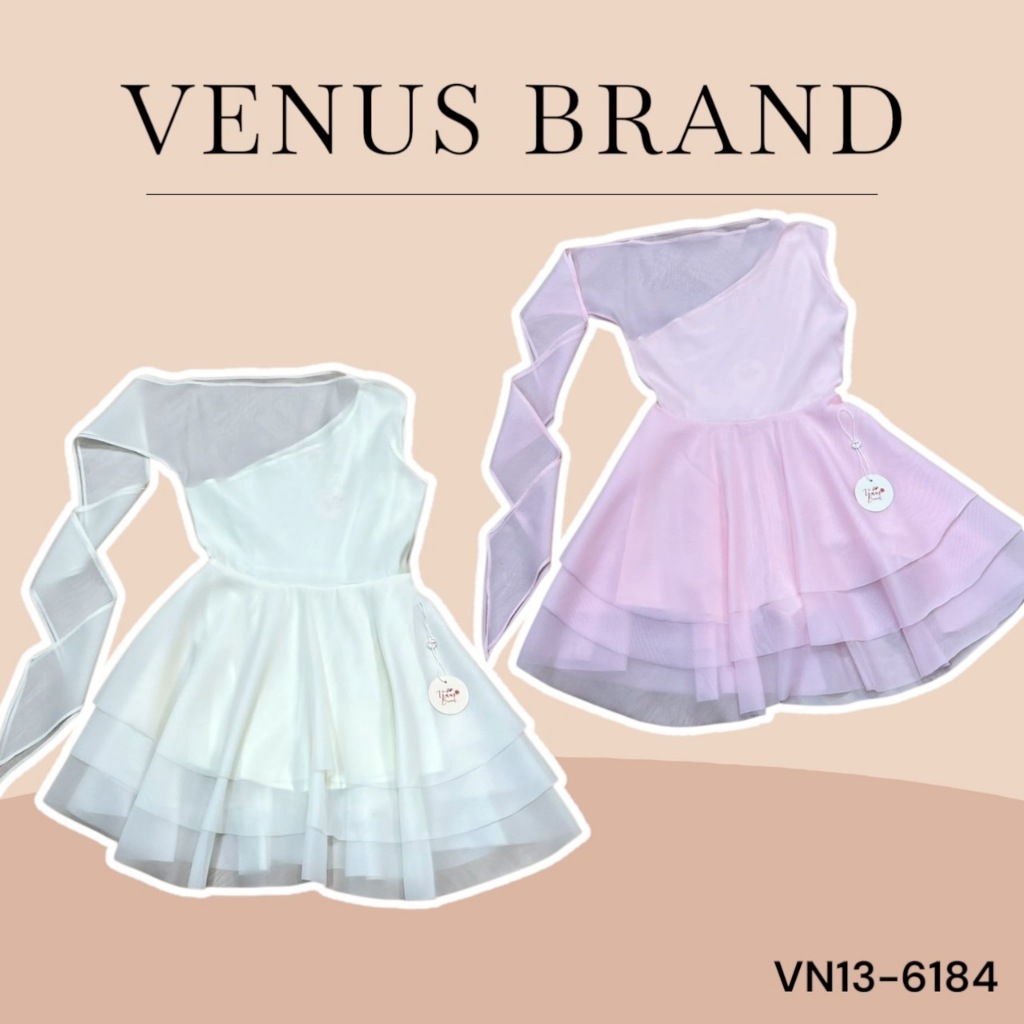 VN13-6184 VENUS เดรสสั้นแต่งไหล่เดียวดีเทลแต่งสายเฉียงผูกปิดต้นแขนข้างนึง กระโปรงแต่งระบายชาย 3 ชั้น