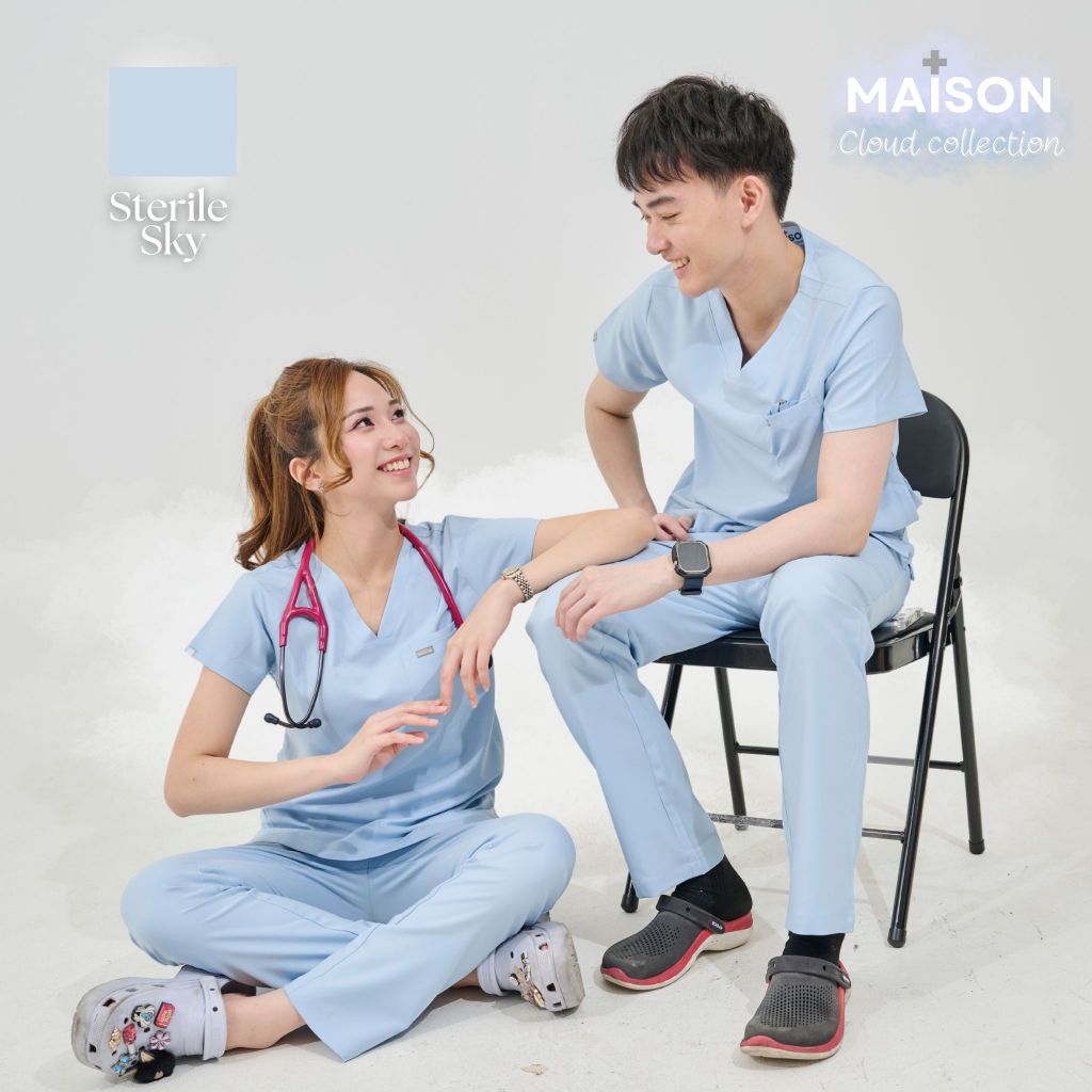 ชุดสครับ พร้อมปักชื่อ Maison Scrubs สี Sterile Sky - Cloud