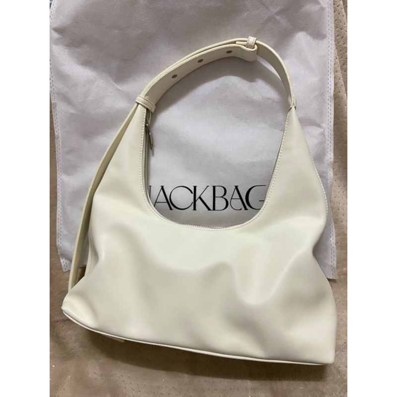 กระเป๋า knackbag สี ivory ไซส์ M สภาพดี