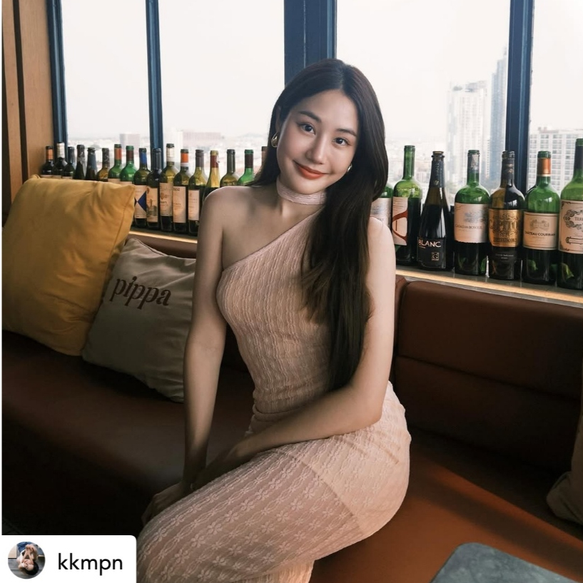 DARAN OFFICIAL - ALICIA FLORAL DRESS เดรสลูกไม้ เดรสยาว เดรสผ้ายืด เดรสไปงาน เดรสสีชมพู เดรสสีดำ เดรสไปทะเล