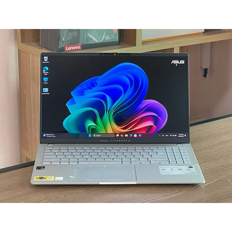 Asus Vivobook S 15 S5507QA-MA966WF Qualcomm Snapdragon X Elite X1E-78-100 SSD1TB RAM32GBใหม่ตัวโชว์ 