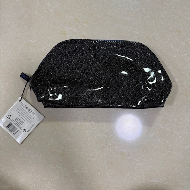 YSL Yves Saint Laurent Cosmetic Bag กระเป๋าเครื่องสำอางค์สีดำGlitterซิบน้ำเงิน สุดหรูจากYSL