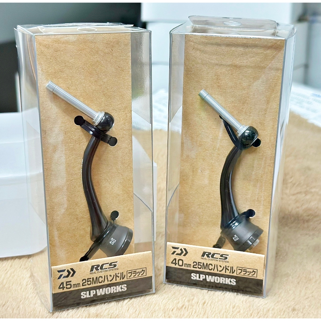 แขนแต่งรอกสปินนิ่ง Daiwa 25RCS Machine cut black handle ( NEW 2025 )