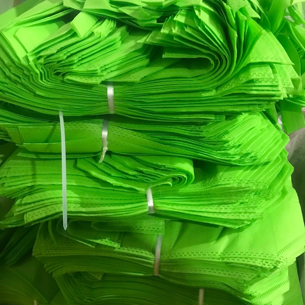 S001 ถุงผ้าสปันบอนด์ สีพื้น(กว้าง33*สูง26*ขยายล่าง10ซม) ทรงแนวนอนขยายล่าง ขายยกมัด 50 ใบ ขายส่ง พร้อมส่งทันที k.