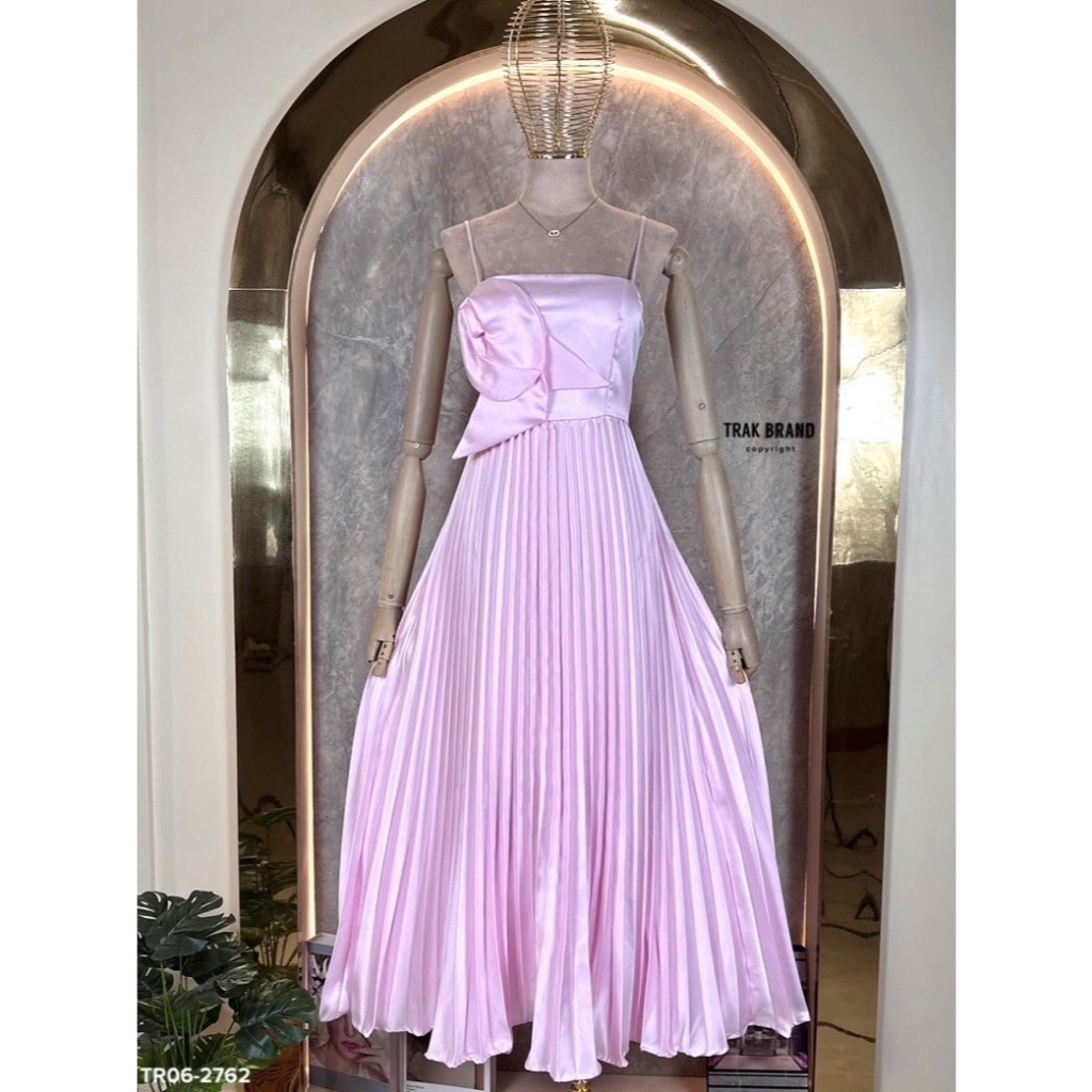 TR 06-2762 งานลดราคา เคลียร์สต็อก ราคาพิเศษ ดรสสายเดี่ยวช่วงอกแต่งดอกกุหลาบ กระโปรงแต่งผ้าพรีท สีชมพ