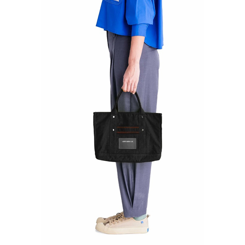 พร้อมส่ง สีใหม่ มาเพิ่ม Beyond The Vines BTV กระเป๋า ถือ ผ้าร่ม สะพายข้าง Crunch Carryall 01 ใส่ iPad ขวดน้ำ ร่ม ช็อปไทย - รูปที่ 3