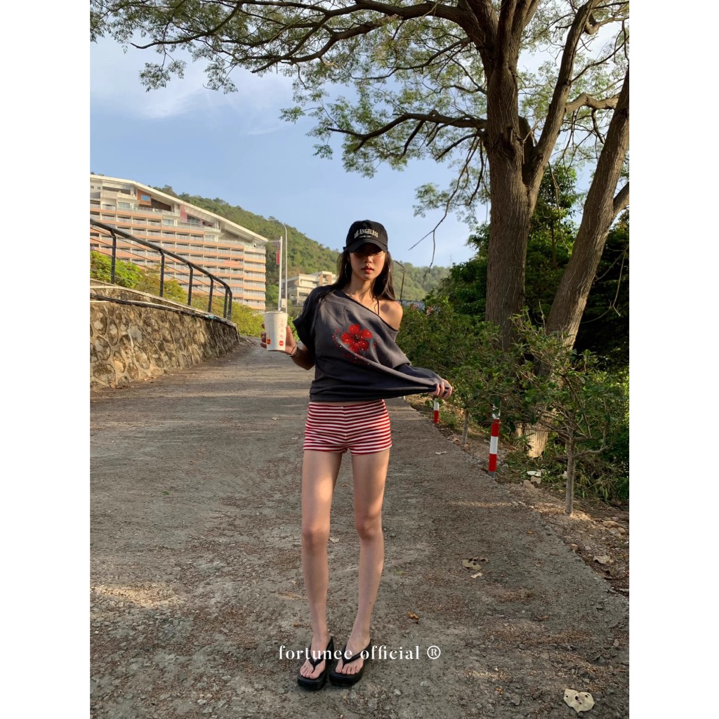 ❣Fortunee ❣ กางเกงขาสั้นเอวต่ำลายทางสีแดง สไตล์สาวแซ่บ ใส่หน้าร้อน สบายๆ แมทช์ง่าย ยืดหยุ่น