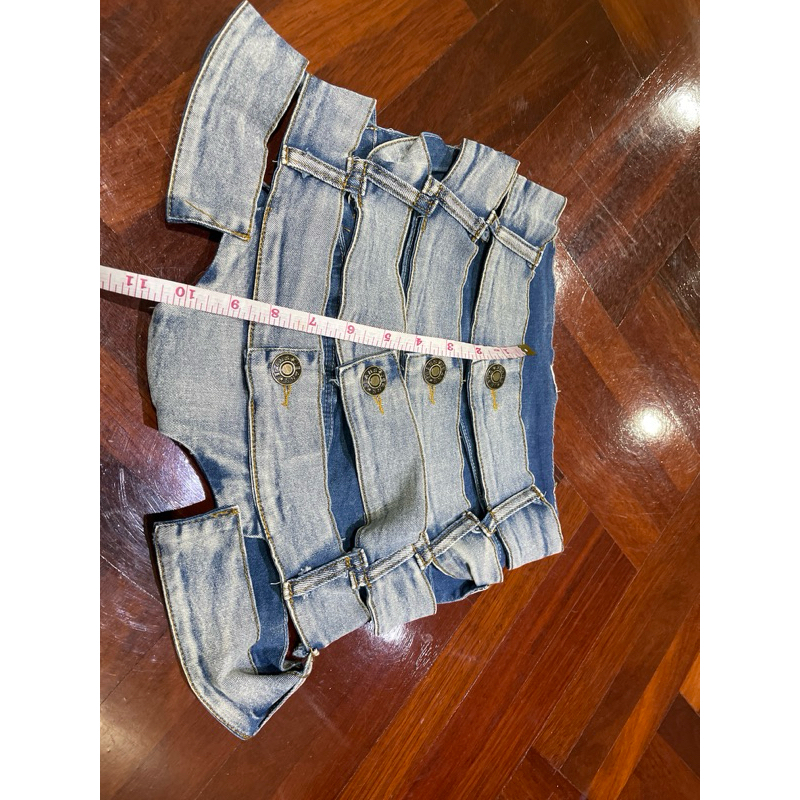 กางเกงขาสั้นแต่งติดกระดุมด้านหน้าJEANS JEANS