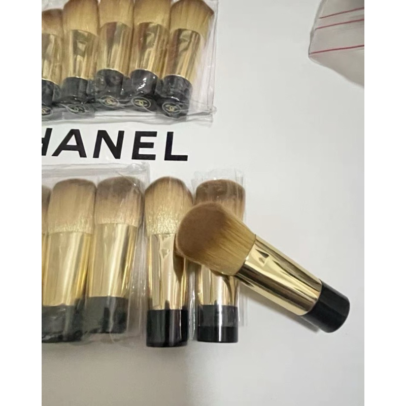 แปรงแต่งหน้า Chanel Sublimage Kabuki Foundation Brush