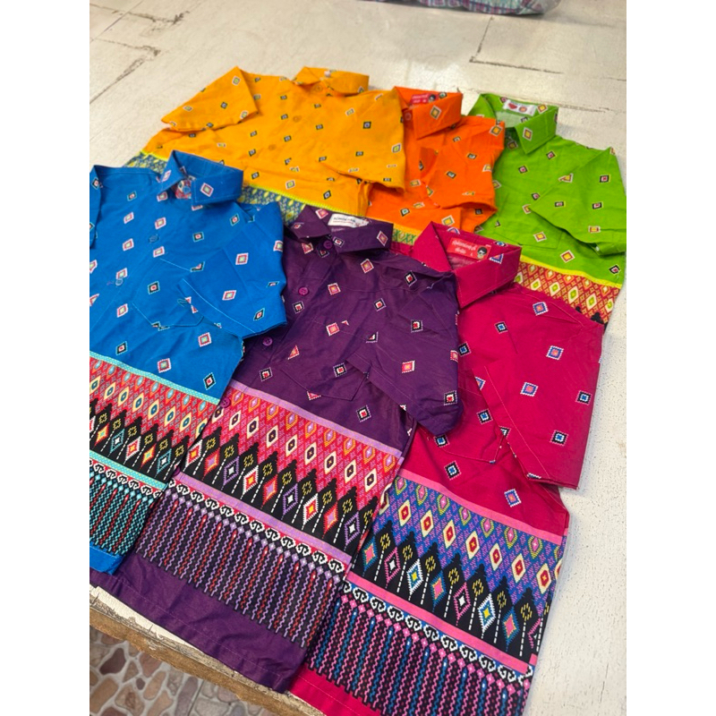 เสื้อวัฒนธรรม เสื้อพื้นเมือง เสื้อผ้าไทย เด็กและผู้ใหญ่ ลายไทยเชิงเดี่ยว ผ้าคัตตอน สีไม่ตก ไม่หด
