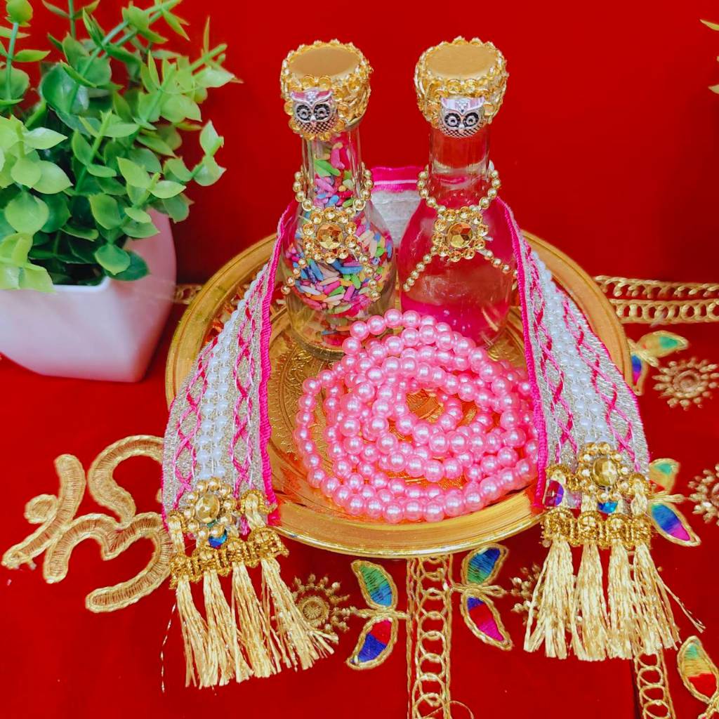 ชุดไหว้พานทองเล็ก ถวายพระแม่ลักษมี ชุดสีชมพู ถวายพระแม่อุมา สีแดง ไสบ สร้อย 2 ขวดชุดไหว้