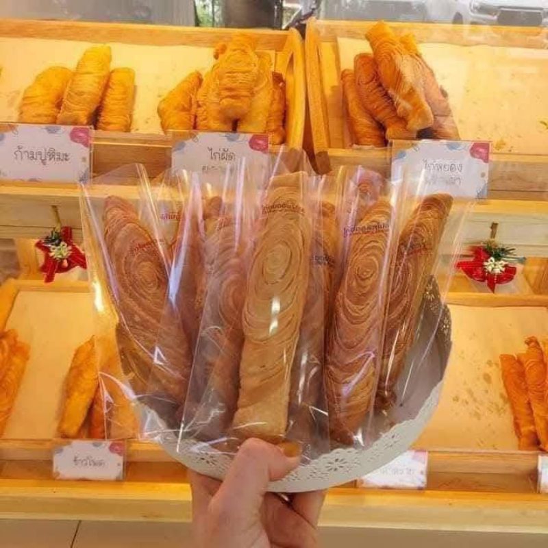 พั๊ฟสติ๊กคุณต๋อย สุดยอดของฝากสระบุรี 1 กล่องมี 6 ชิ้น (ร้านส่งเร็ว)